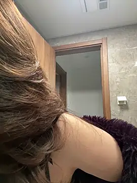 Snapshot of anna_yngs chatting on October 10, 2025, 12:20 am anna yngs online show from October 10, 2025, 12:20 am