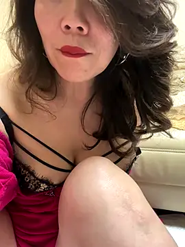 anna yngs online show from November 1, 2025, 11:07 pm