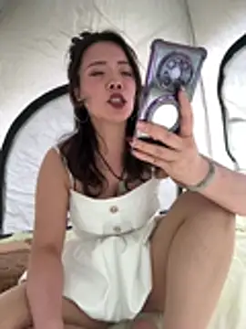 anna yngs online show from April 26, 2026, 4:54 am