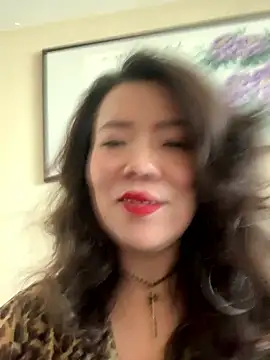 anna yngs online show from June 10, 2026, 4:01 am