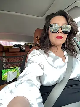 anna yngs online show from June 18, 2026, 6:57 am