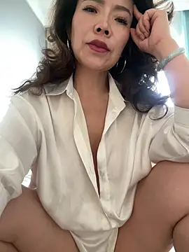 anna yngs online show from July 22, 2026, 7:11 am