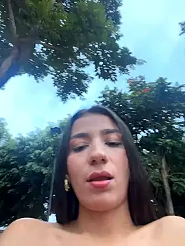 -juicy  online show from November 19, 2025, 10:21 pm