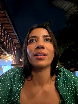 -juicy  online show from December 1, 2025, 11:32 pm