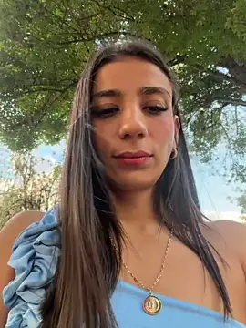 -juicy  online show from May 7, 2026, 10:37 pm
