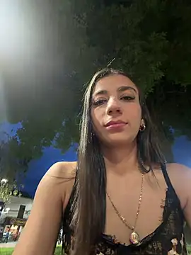 -juicy  online show from May 12, 2026, 11:24 pm