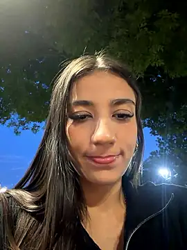 -juicy  online show from May 13, 2026, 11:22 pm
