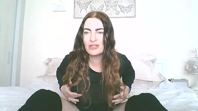 Snapshot of EllaKent chatting on May 11, 2026, 4:04 pm EllaKent online show from May 11, 2026, 4:04 pm