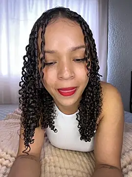 Yasmin777  online show from September 18, 2025, 9:06 pm