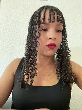 Snapshot of Yasmin777_ chatting on February 24, 2026, 9:24 pm Yasmin777 online show from February 24, 2026, 9:24 pm