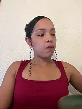 Snapshot of Yasmin777_ chatting on March 6, 2026, 10:28 pm Yasmin777 online show from March 6, 2026, 10:28 pm