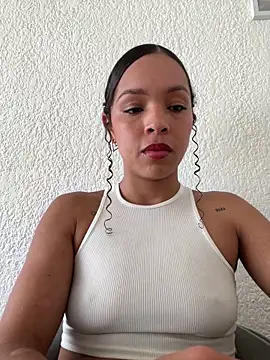 Snapshot of Yasmin777_ chatting on March 9, 2026, 5:28 pm Yasmin777 online show from March 9, 2026, 5:28 pm