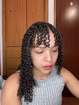 Snapshot of Yasmin777_ chatting on March 22, 2026, 9:40 pm Yasmin777 online show from March 22, 2026, 9:40 pm