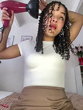 Yasmin777  online show from April 23, 2026, 5:26 pm