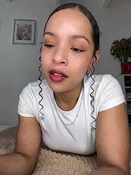 Yasmin777  online show from May 9, 2026, 5:07 pm