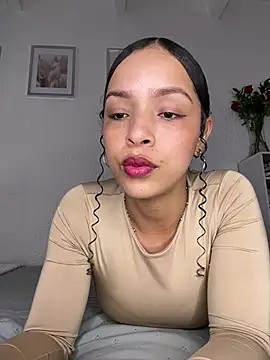 Snapshot of Yasmin777_ chatting on July 20, 2026, 9:28 pm Yasmin777 online show from July 20, 2026, 9:28 pm