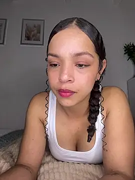 Snapshot of Yasmin777_ chatting on August 1, 2026, 12:43 am Yasmin777 online show from August 1, 2026, 12:43 am
