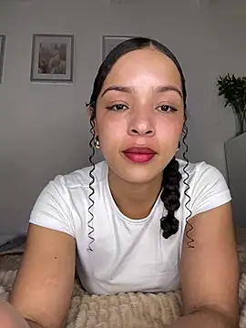 Snapshot of Yasmin777_ chatting on August 1, 2026, 10:19 pm Yasmin777 online show from August 1, 2026, 10:19 pm
