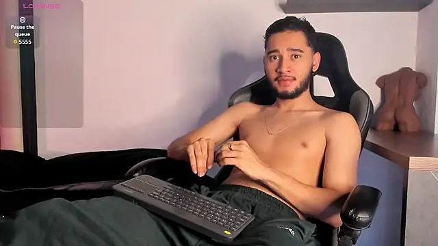 Stiven 01 online show from October 9, 2025, 1:31 pm