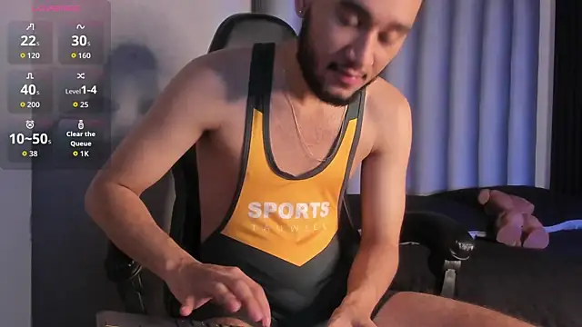 Stiven 01 online show from October 14, 2025, 1:45 pm