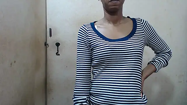 SweetSlender01 online show from September 28, 2025, 10:09 am