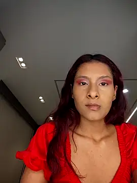 Snapshot of TharaMills chatting on November 8, 2025, 2:56 am TharaMills online show from November 8, 2025, 2:56 am