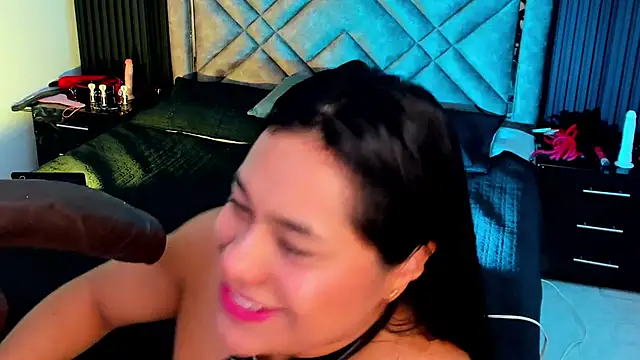 Issafoxx online show from September 26, 2025, 12:20 pm