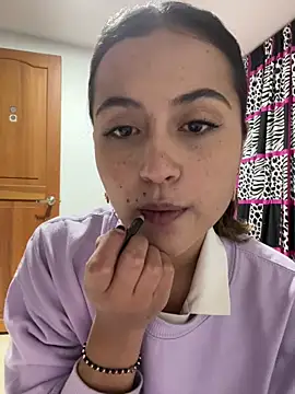 Ana  Pink online show from May 9, 2026, 12:27 am