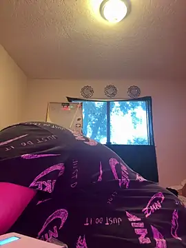 Snapshot of 1n0nlythroat chatting on February 9, 2026, 9:30 pm 1n0nlythroat online show from February 9, 2026, 9:30 pm