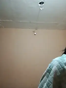 Snapshot of USER-MAYA chatting on December 23, 2025, 8:12 am USER-MAYA online show from December 23, 2025, 8:12 am