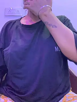 misharani00 online show from September 21, 2025, 4:08 pm