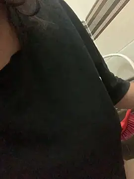 misharani00 online show from October 24, 2025, 1:46 am