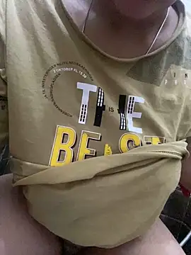 misharani00 online show from October 26, 2025, 12:49 am