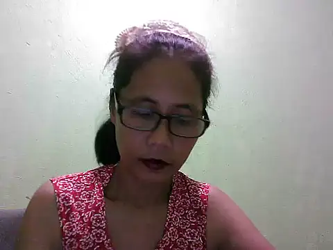 HotLadyPinay32 online show from March 1, 2026, 9:50 pm