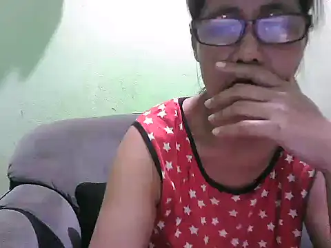 Snapshot of HotLadyPinay32 chatting on June 4, 2026, 11:49 am HotLadyPinay32 online show from June 4, 2026, 11:49 am