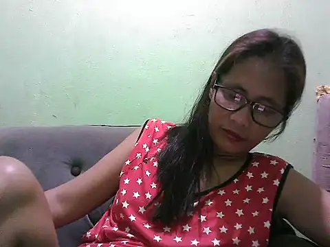 Snapshot of HotLadyPinay32 chatting on July 24, 2026, 8:45 am HotLadyPinay32 online show from July 24, 2026, 8:45 am