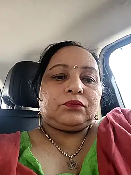 Snapshot of Sexyshott chatting on October 19, 2025, 9:32 am Sexyshott online show from October 19, 2025, 9:32 am