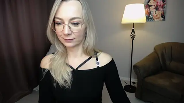 Ava Elior online show from October 16, 2025, 12:39 pm