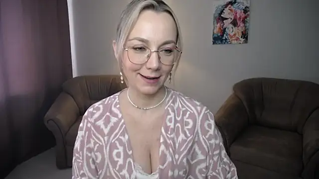 Ava Elior online show from June 15, 2026, 11:12 am