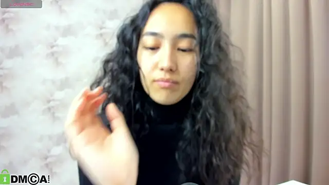 FlirtyAura online show from October 2, 2025, 3:02 am