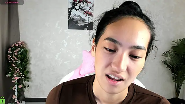 FlirtyAura online show from November 3, 2025, 3:52 am