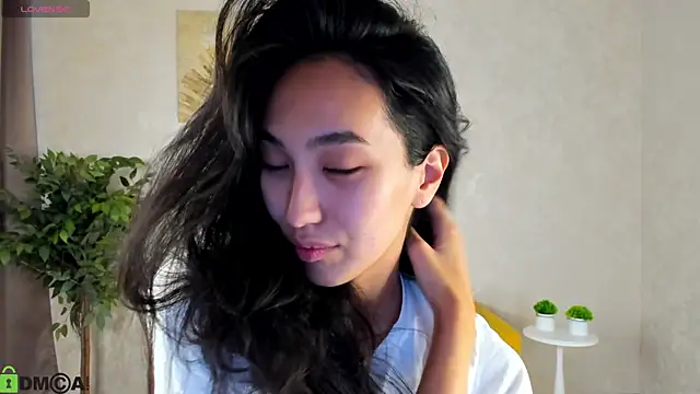 FlirtyAura online show from April 30, 2026, 3:46 am
