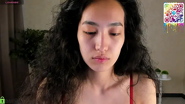 FlirtyAura online show from May 6, 2026, 3:46 am