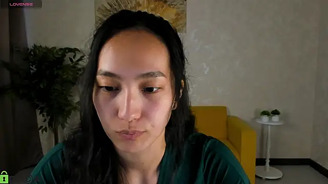 FlirtyAura online show from May 11, 2026, 11:38 am