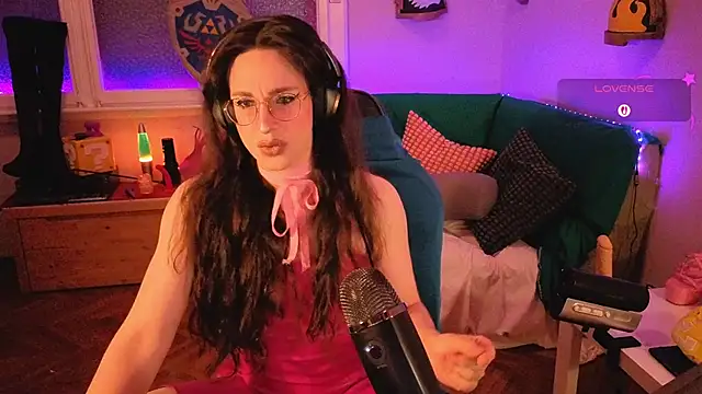 Snapshot of Zesty_Peach chatting on June 12, 2026, 3:38 am Zesty Peach online show from June 12, 2026, 3:38 am