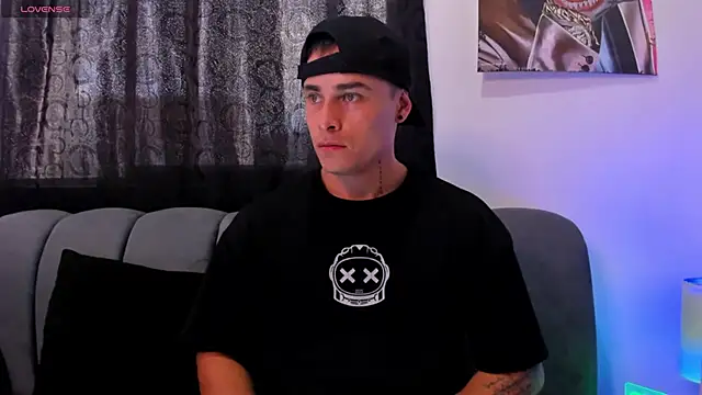 connorsmiith online show from November 7, 2025, 9:48 pm