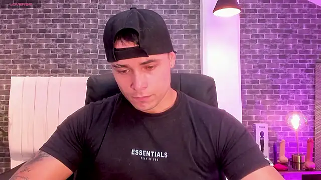 connorsmiith online show from March 16, 2026, 1:04 pm