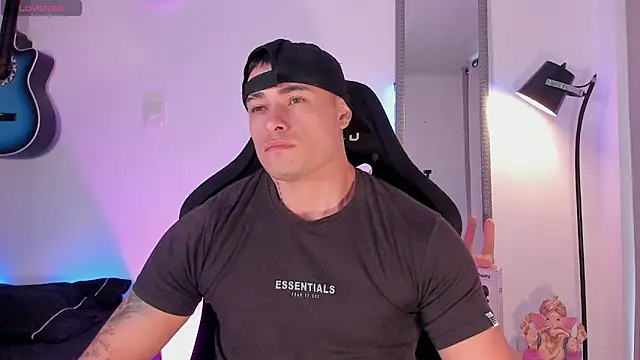 connorsmiith online show from June 11, 2026, 12:58 pm