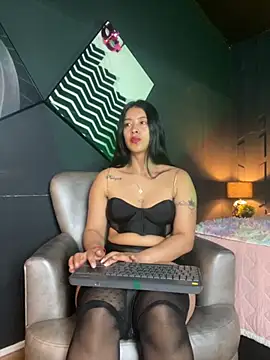 Snapshot of BellaFernandez__ chatting on September 21, 2025, 11:12 am BellaFernandez online show from September 21, 2025, 11:12 am