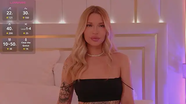 Snapshot of AriellaMelo chatting on September 17, 2025, 6:04 am AriellaMelo online show from September 17, 2025, 6:04 am